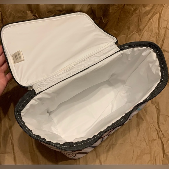 InnoStage - Trunk Organizer with Removable Cooler Bag in Chevron Print - Picture 14 of 15